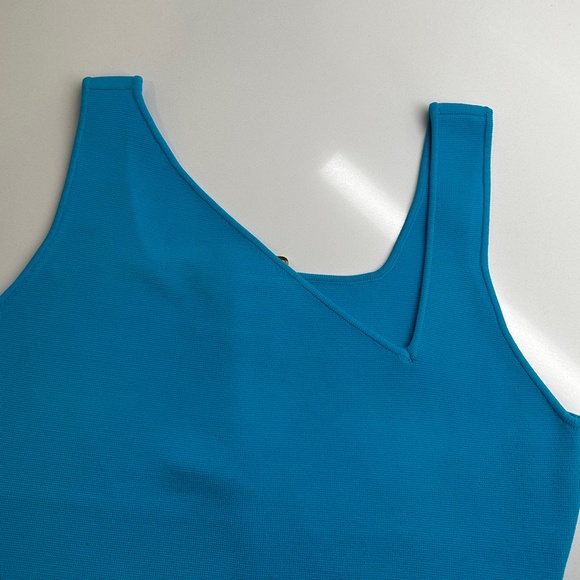House of Harlow 1960 Turquoise Asymmetrical Crop Top - Picture 2 of 3
